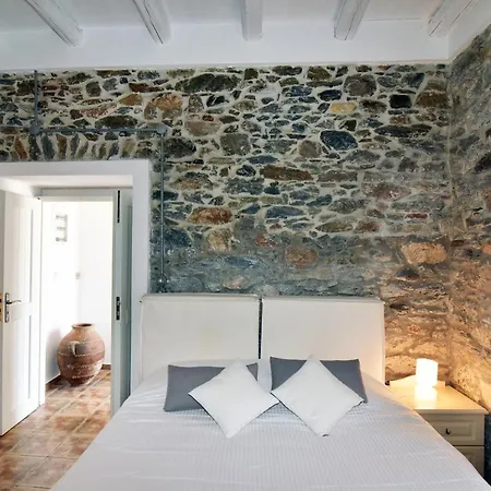 Thomas On The Katápola