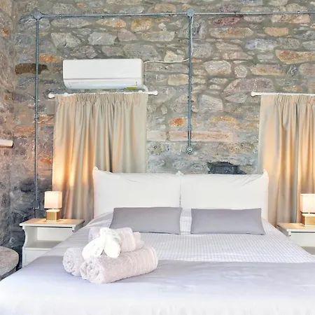 Thomas On The Katápola