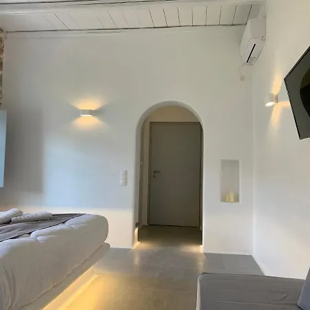 Thomas On The Appartamento *