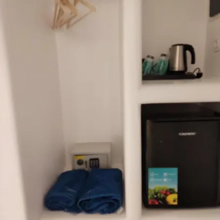 Thomas On The Katápola