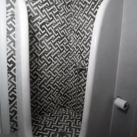 Thomas On The * Katápola