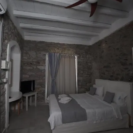 Thomas On The Appartamento *