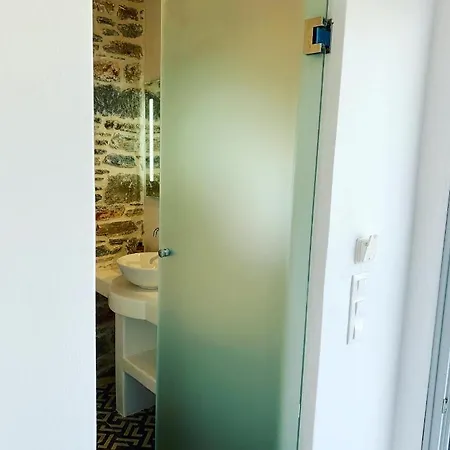 Thomas On The Appartement *