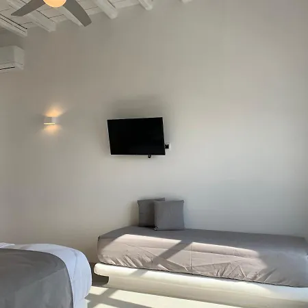 Thomas On The Katápola