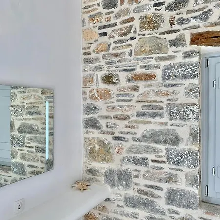 Thomas On The Katápola