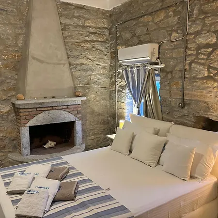 Thomas On The Katápola