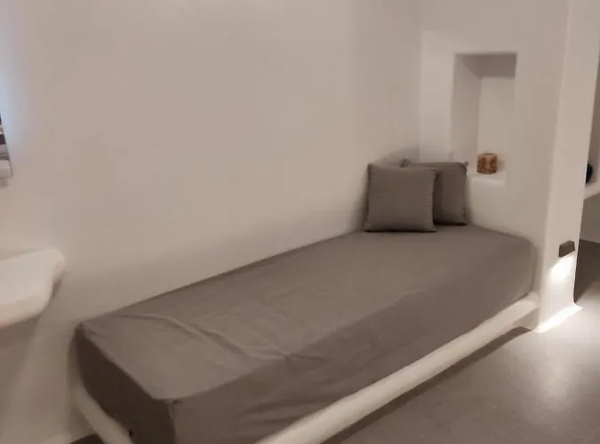 Thomas On The Apartamento Katápola