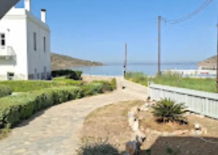 Thomas On The Katápola